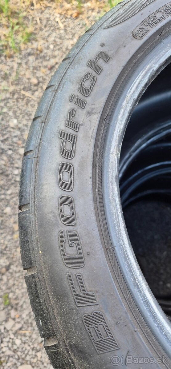 275/40R17 - 2