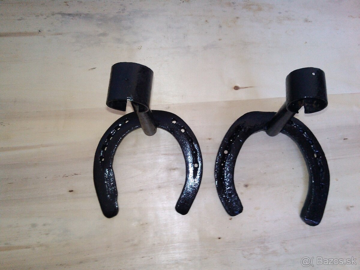 Kovové uchyty na stenu na lampy - 2