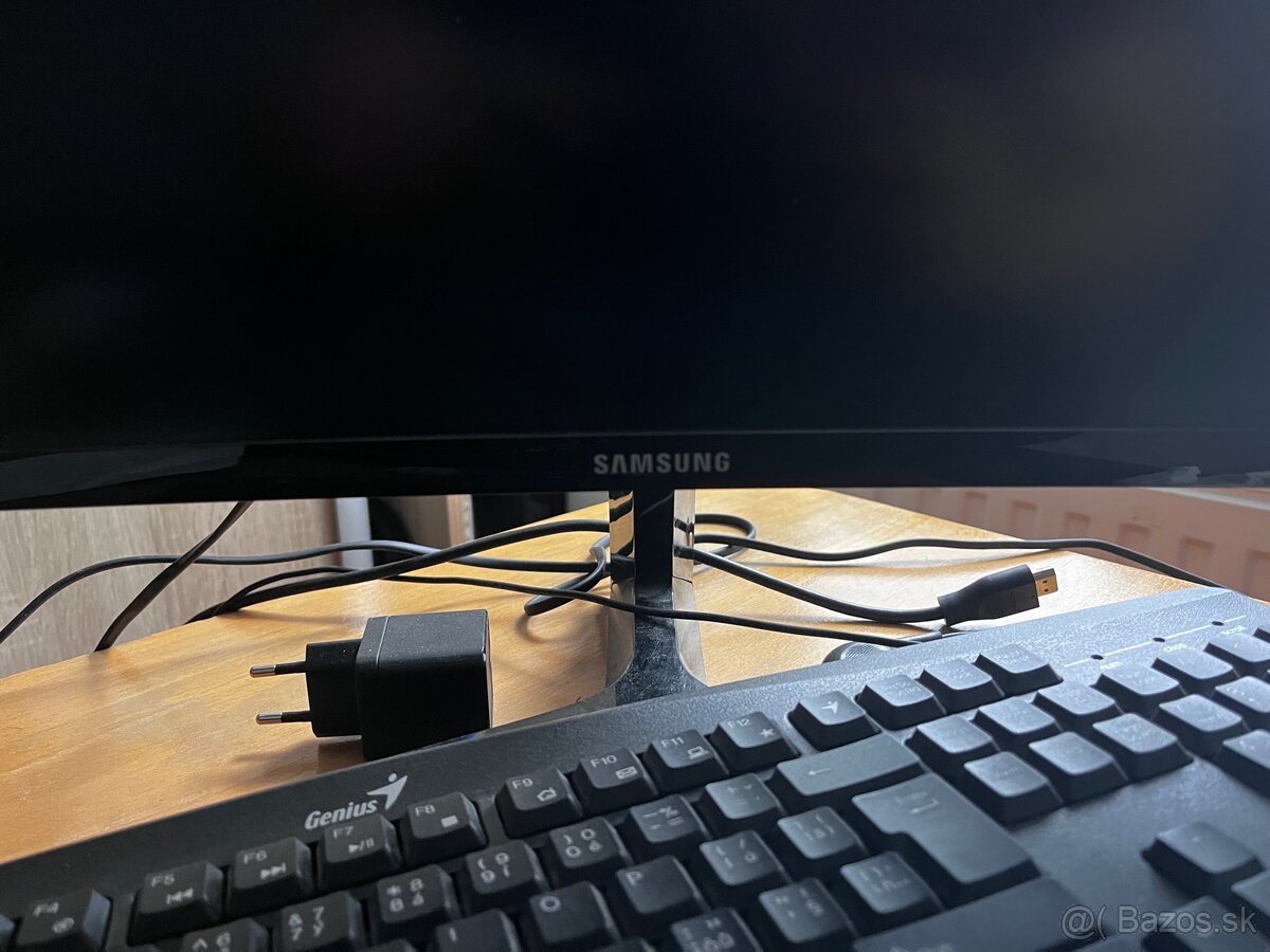 Zakrivený herný monitor SAMSUNG - 2