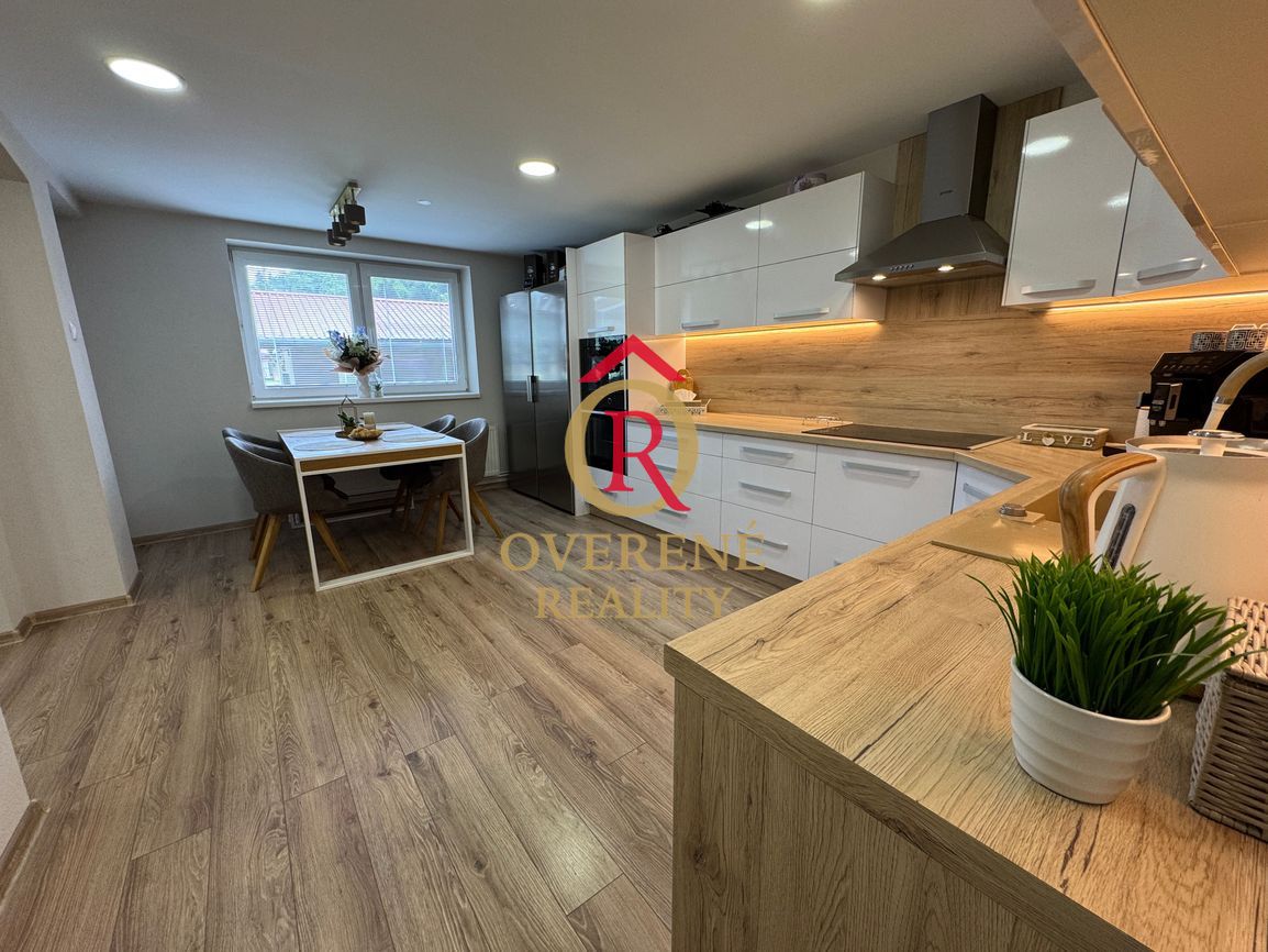 NA PREDAJ : Luxusný, kompletne zariadený rodinný dom – Ivach - 2