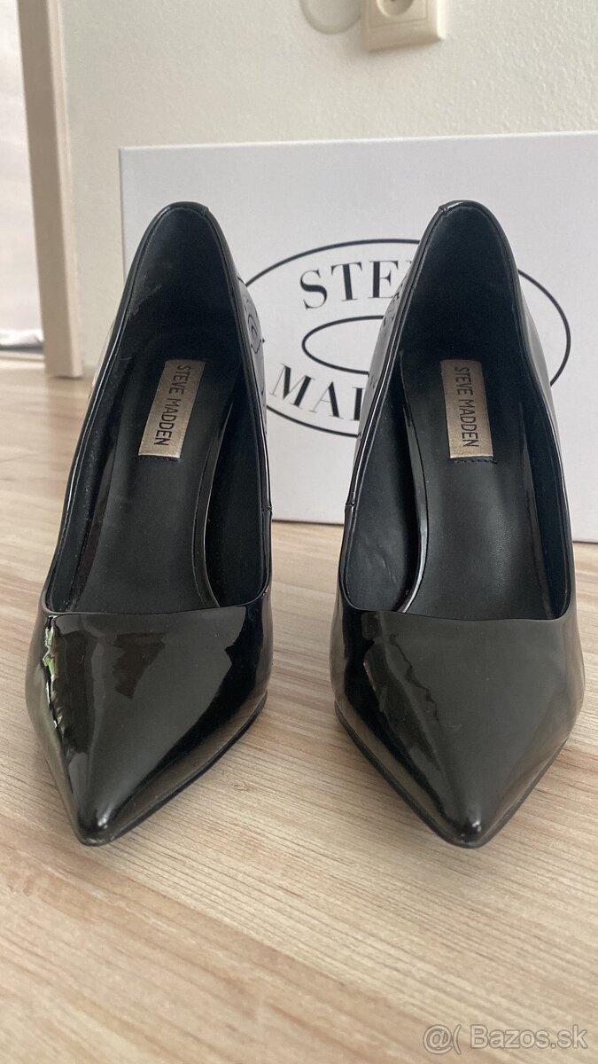 Lodicky Steve Madden c. 38 - 2