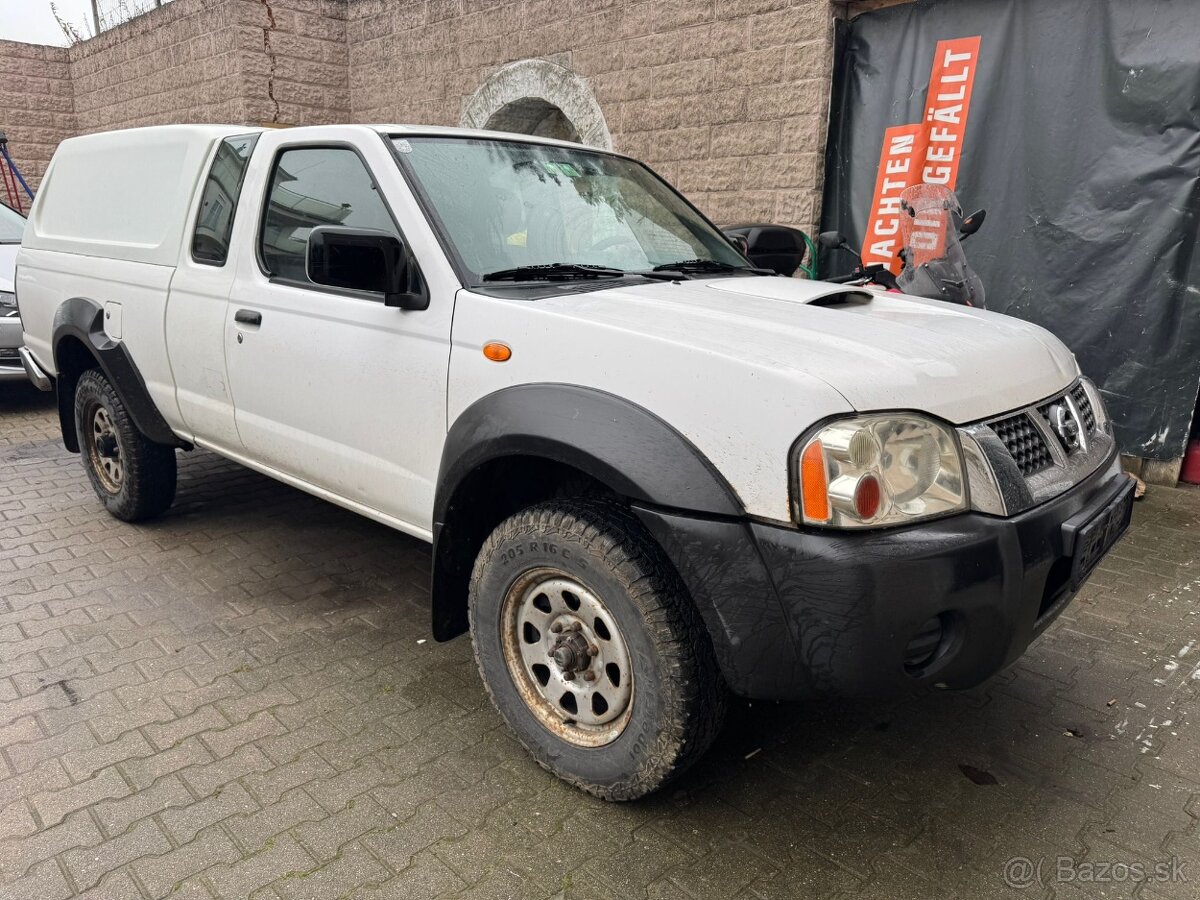NISSAN NAVARA 2,5TD 4X4 KLÍMA ŤAŽNÉ 2006 ROK RÁM AKO NOVÝ