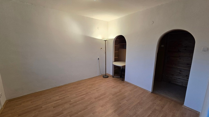 Garsónka o výmere 27,44 m2 v obci Pukanec na ul. SNP - 2