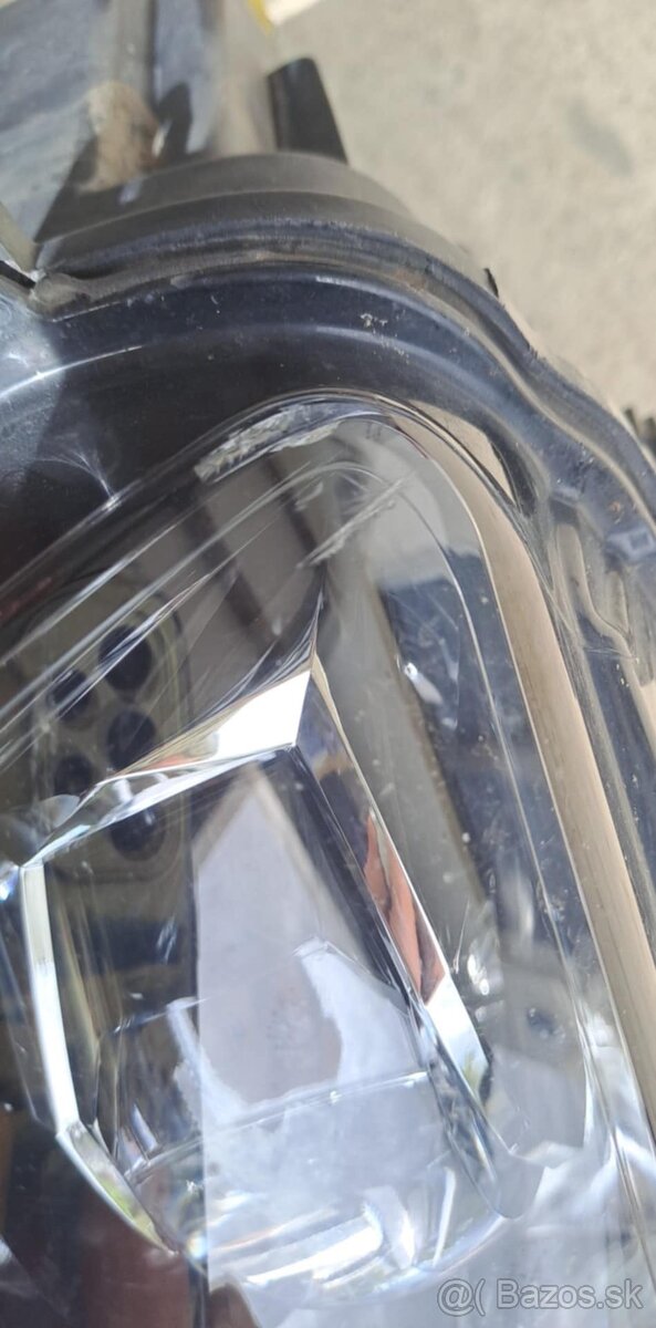 Škoda karoq predné práve svetlo - 2