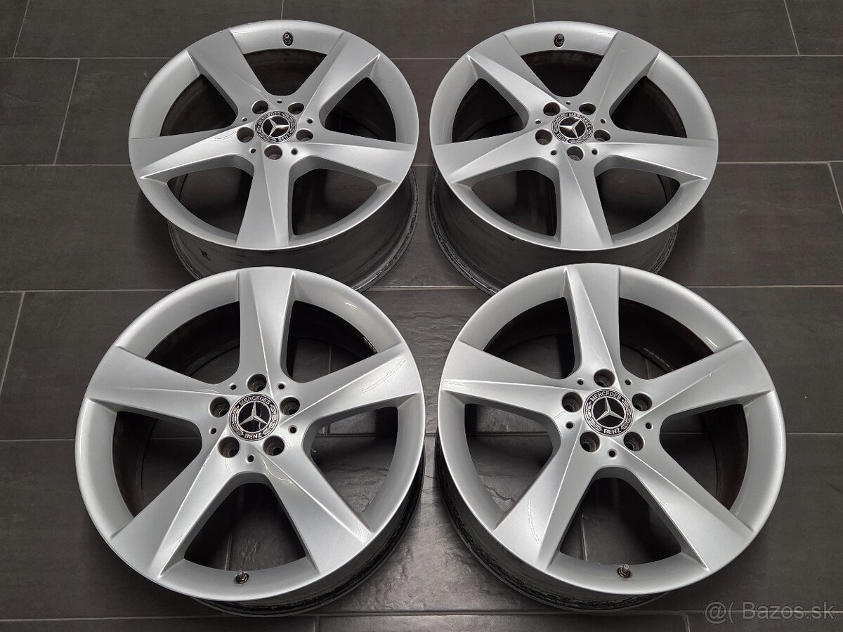 19 MERCEDES originál - 2