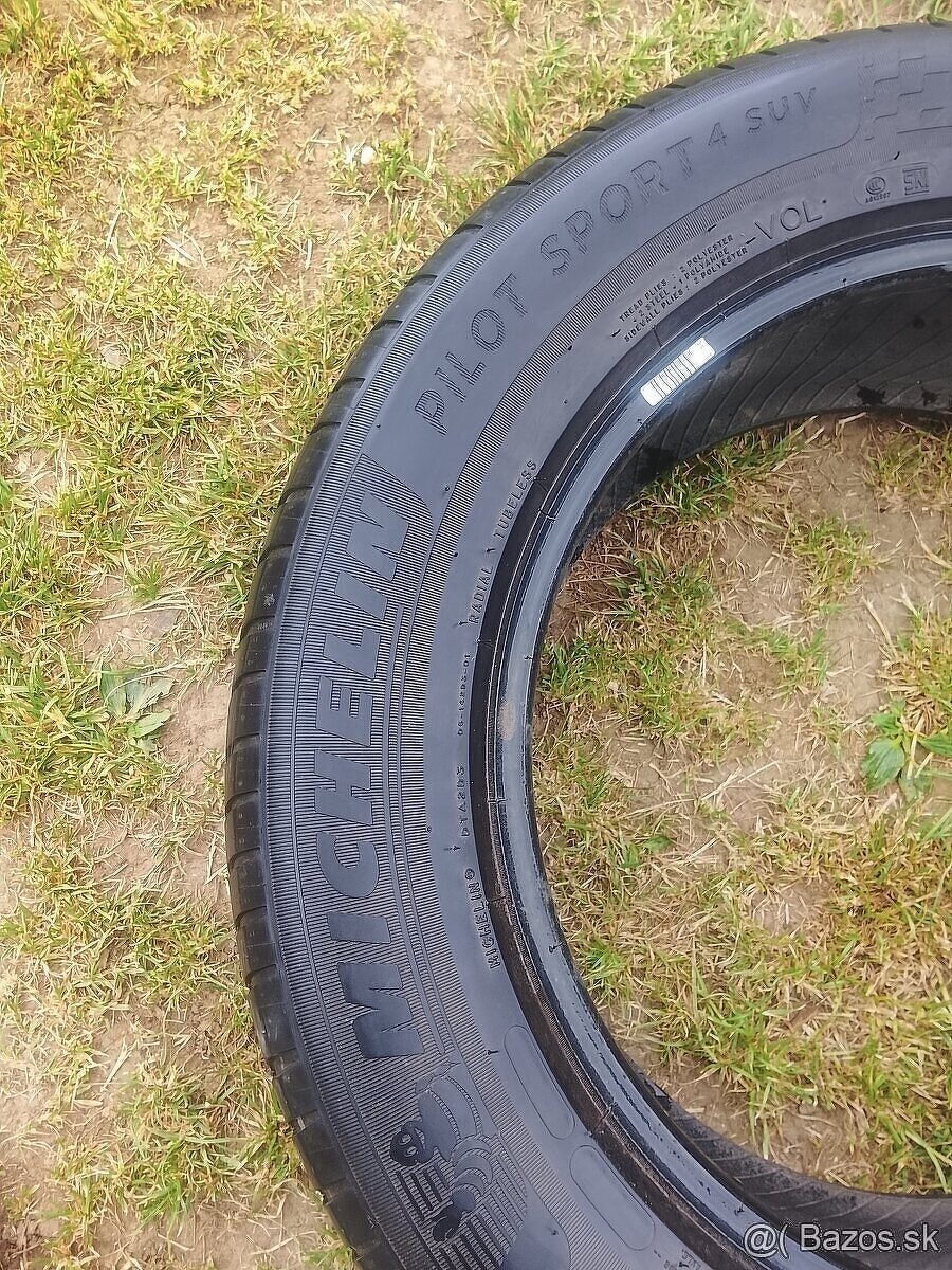 Predám letné pneu 235/60r18 5/6mm - 2