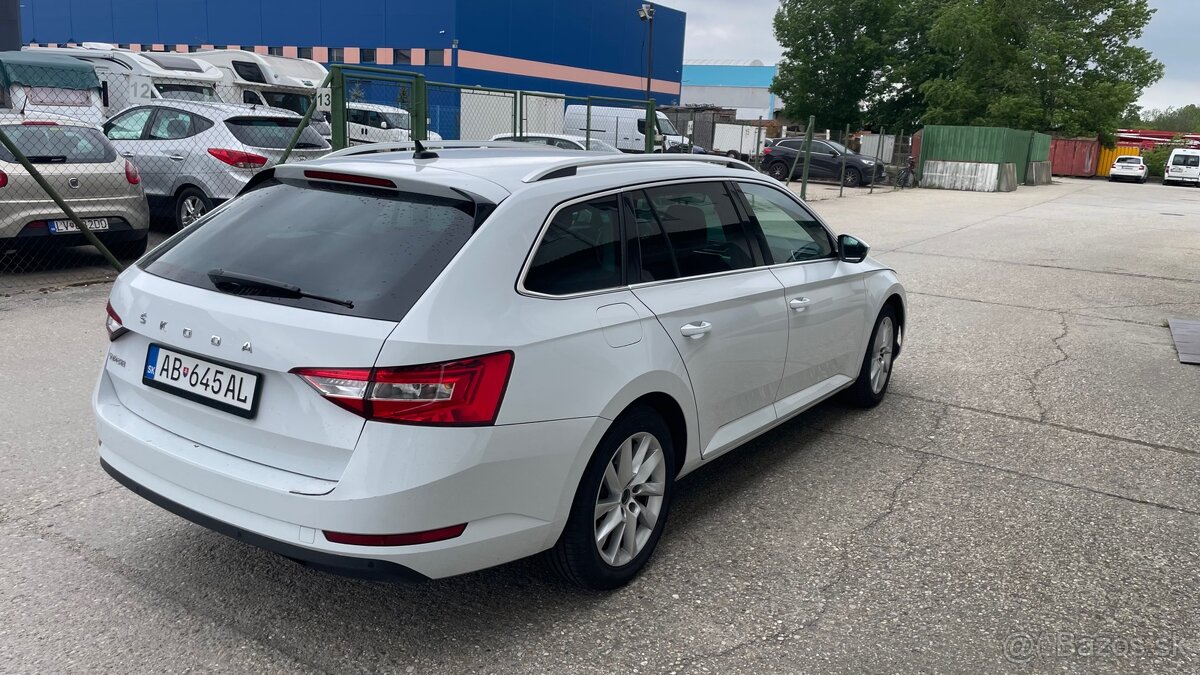 Prenájom Škoda Superb combi - 2