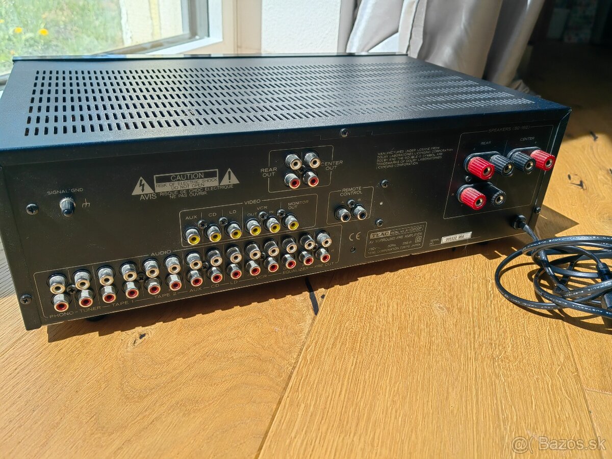 Predám dolby surround 5.1 predzosilňovač TEAC A-V3000P - 2