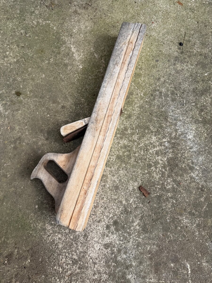 Starý drevený hoblík - 2