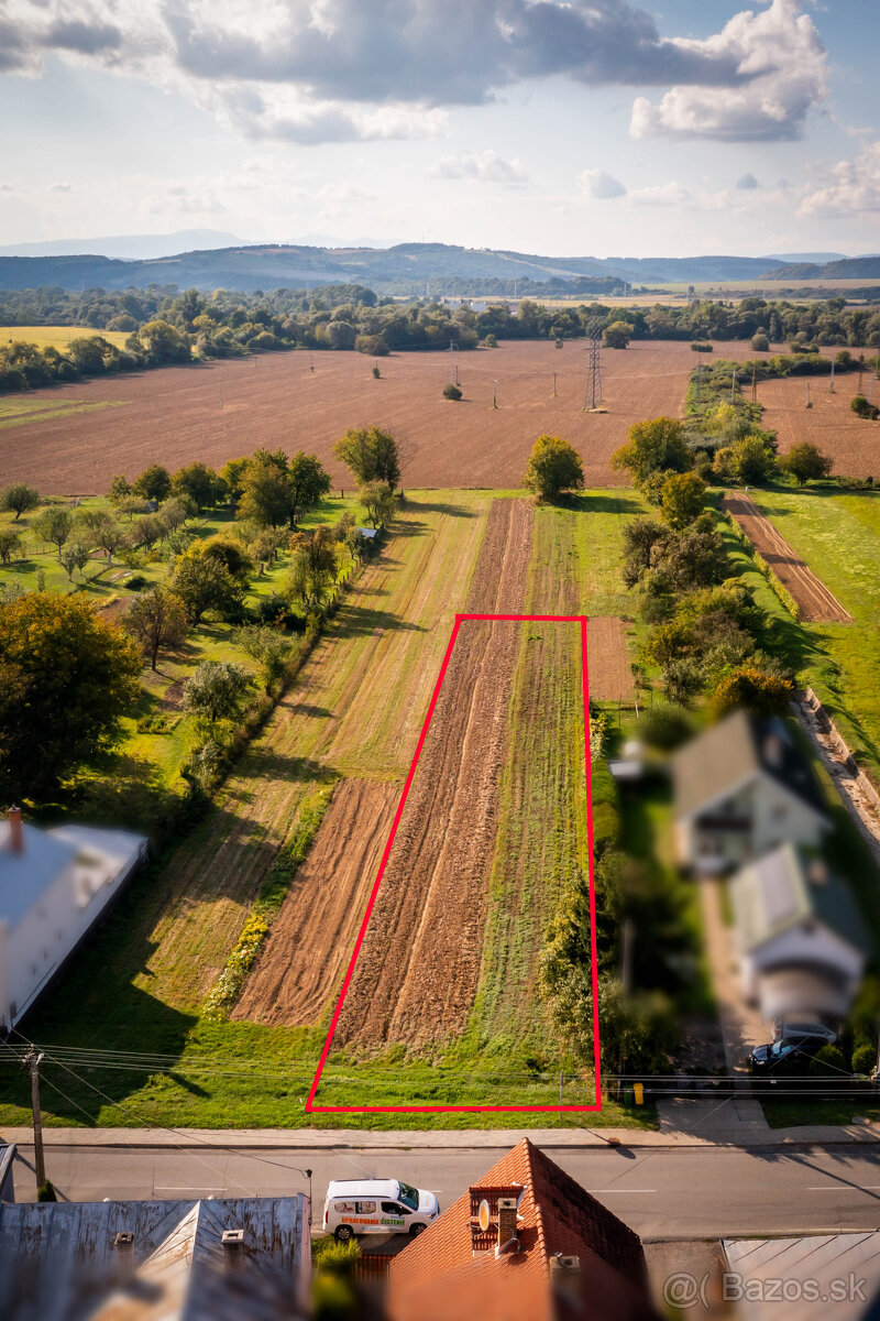 Krásny pozemok na predaj v strede obce - 2