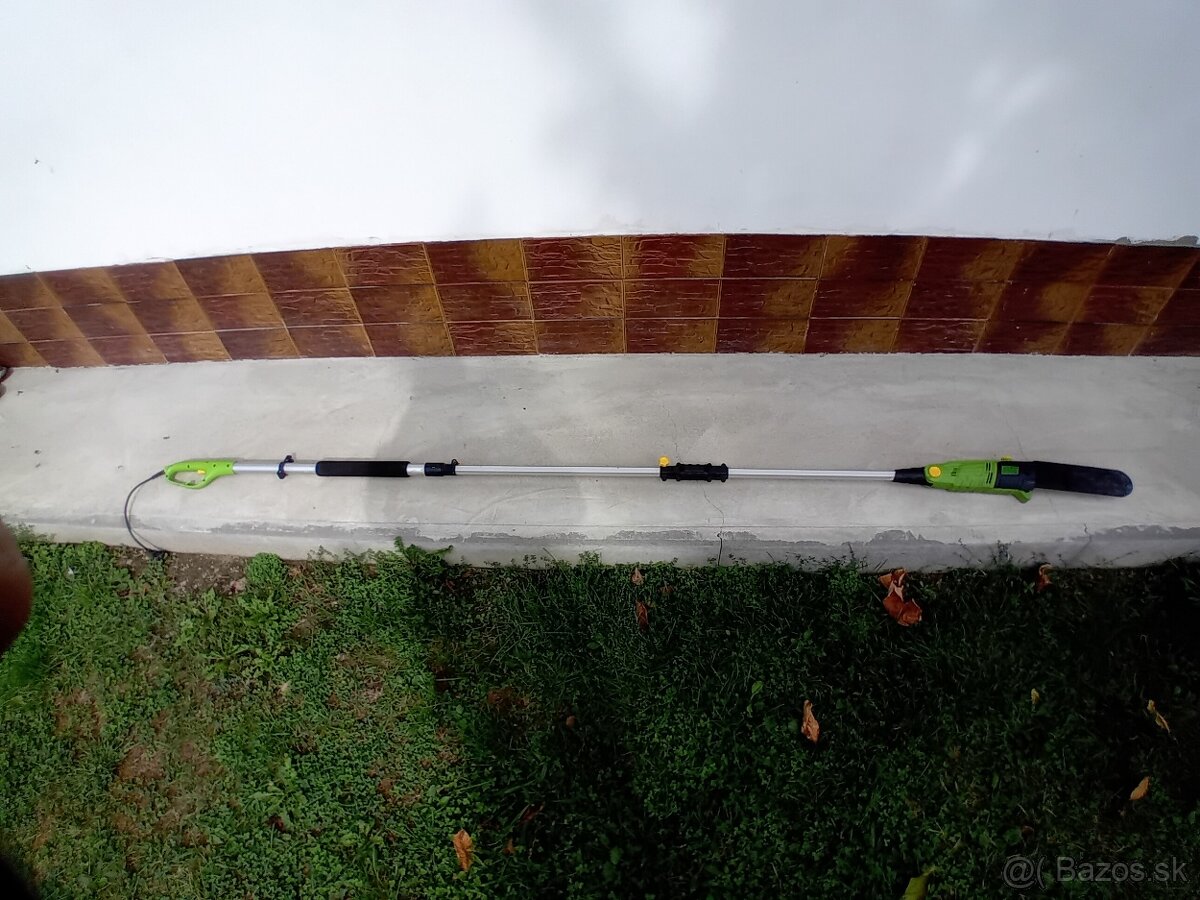 Vyvetvovacia píla Fieldmann - 2