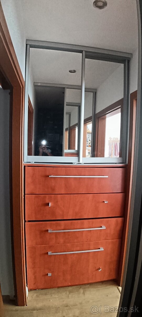 Vstavaná skriňa - 2