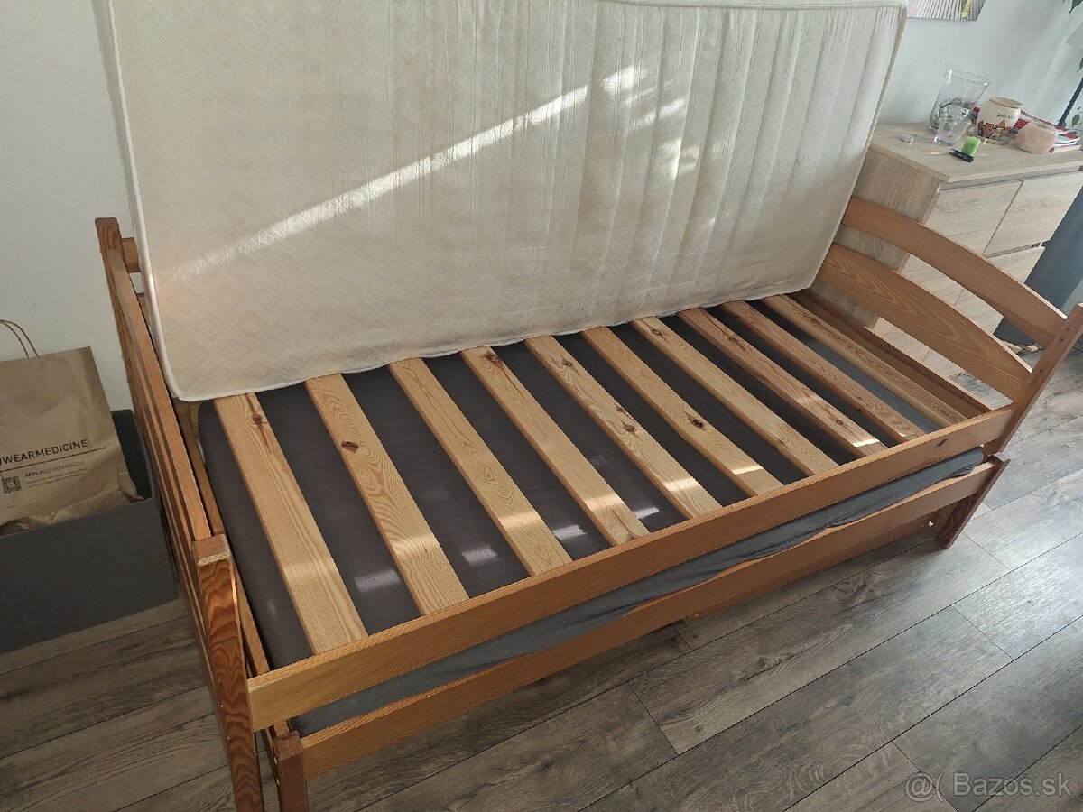 Posteľ masív 90x200. - 2
