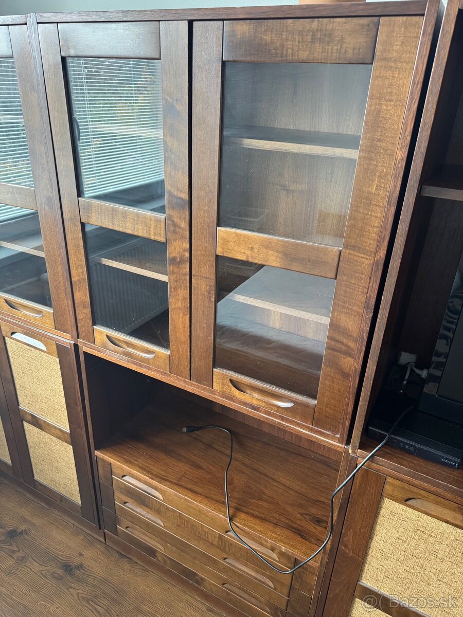 Skrine, tv, rádio - 2