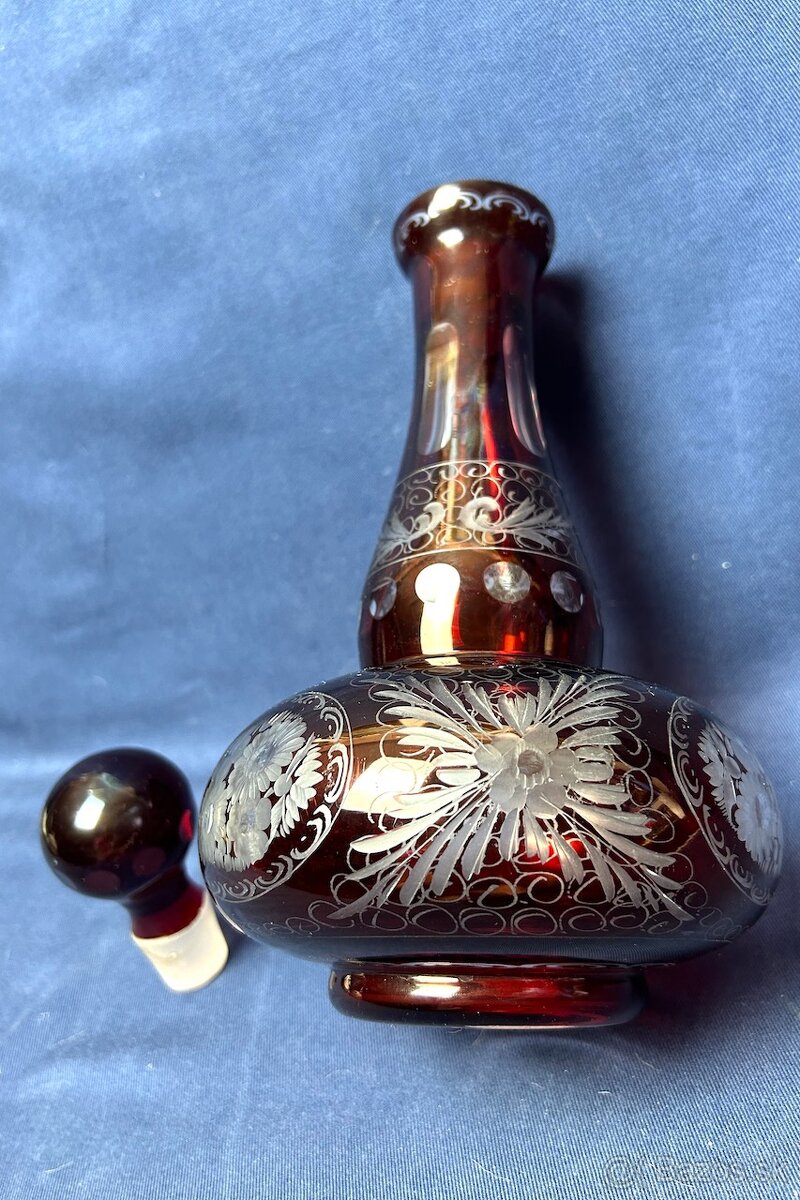 Karafa , rubínové sklo V - 29 cm - 2