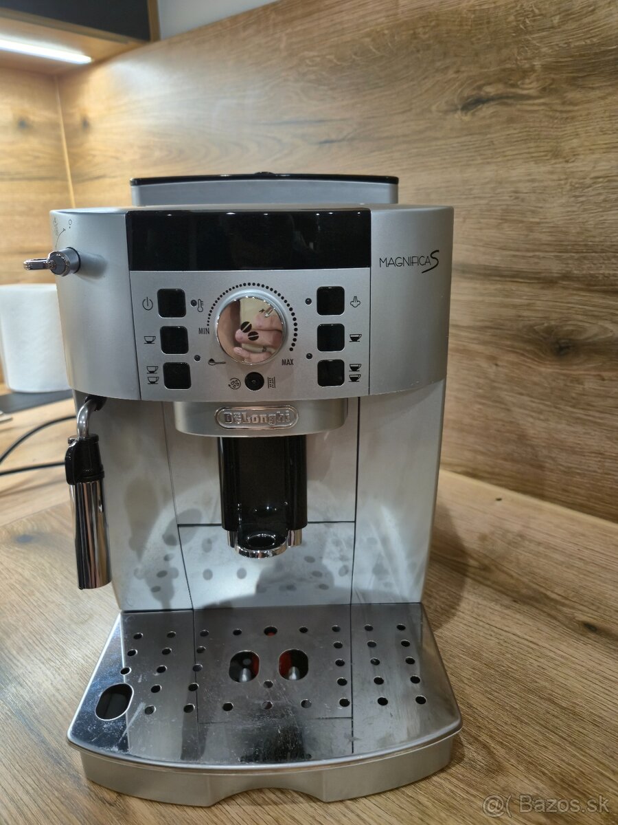 De'Longhi MAGNIFICA S - 2