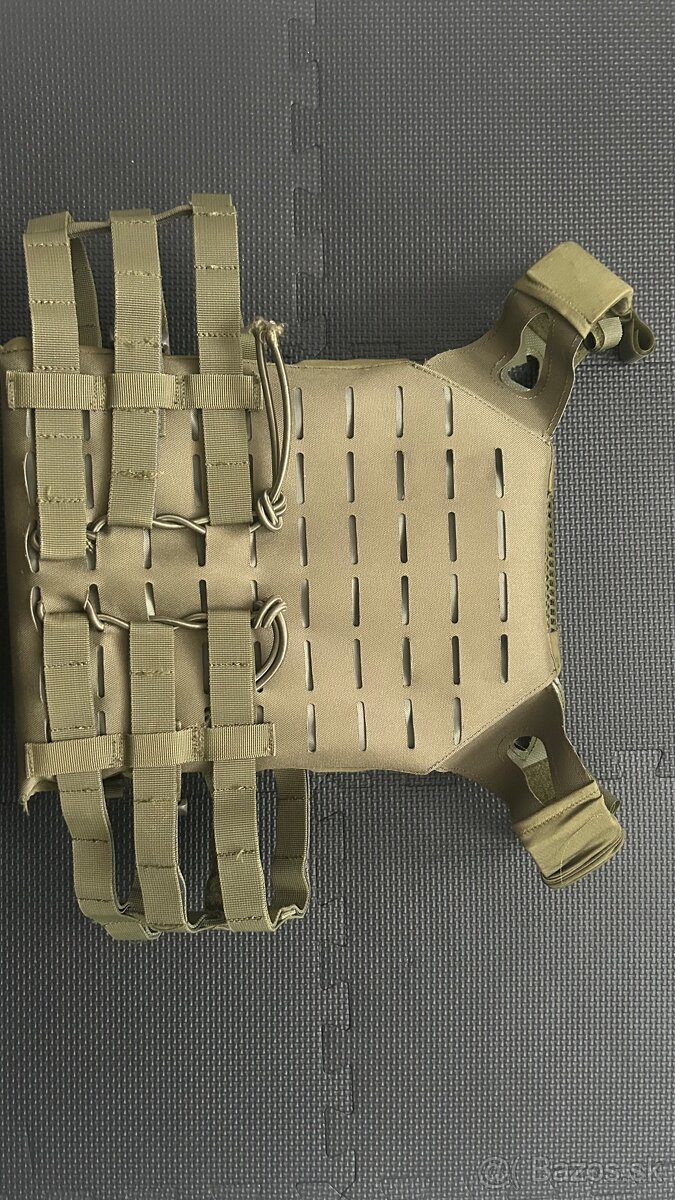 Vesta zo sumkami - 2