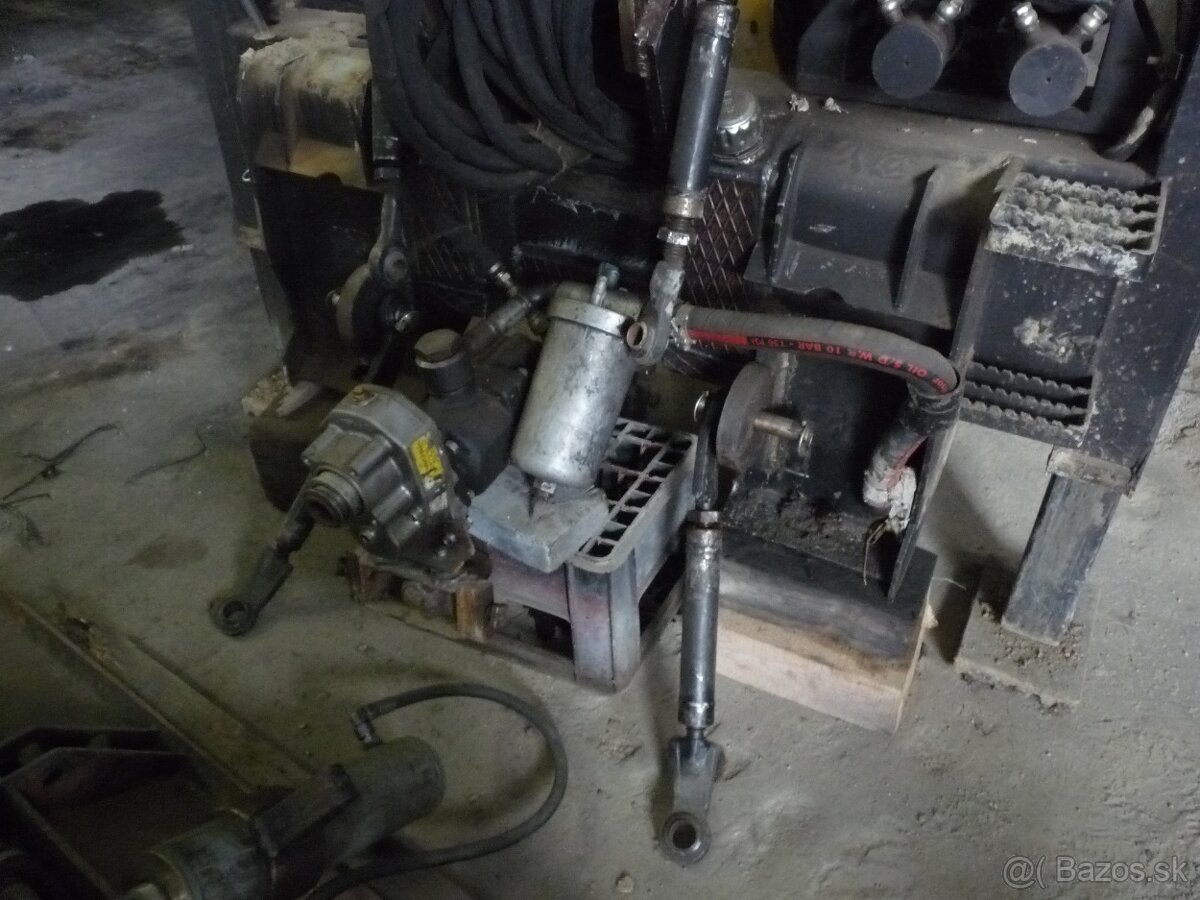 Podkop Caterpillar CAT BH30 W - 2