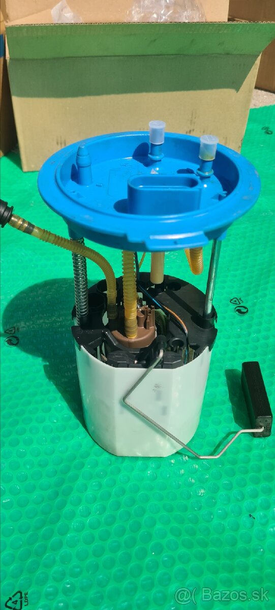 Predám originál palivovú pumpu 1k0919051de VW AG - 2