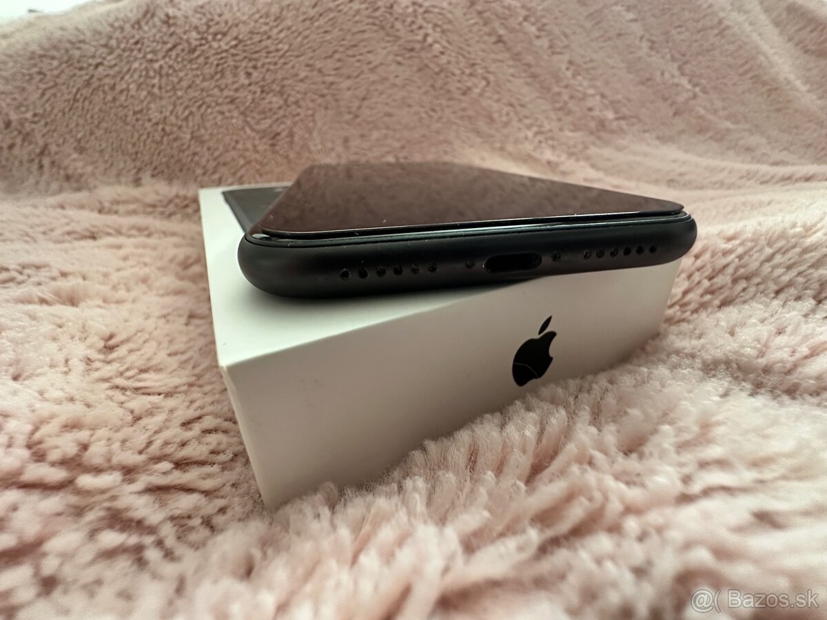 iPhone 11 64GB - 2