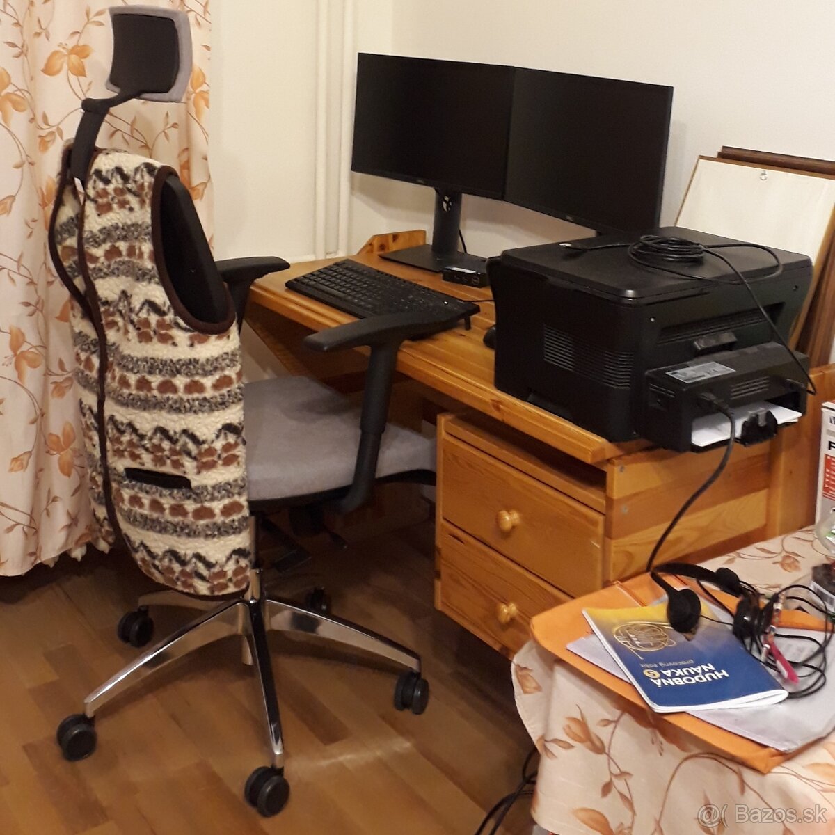 Rastúci stôl z masívu - 2