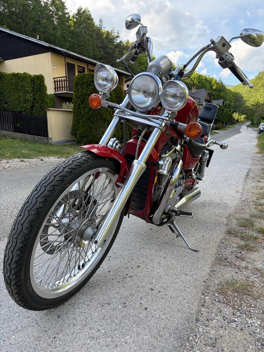Suzuki VS 800 Intruder - 2