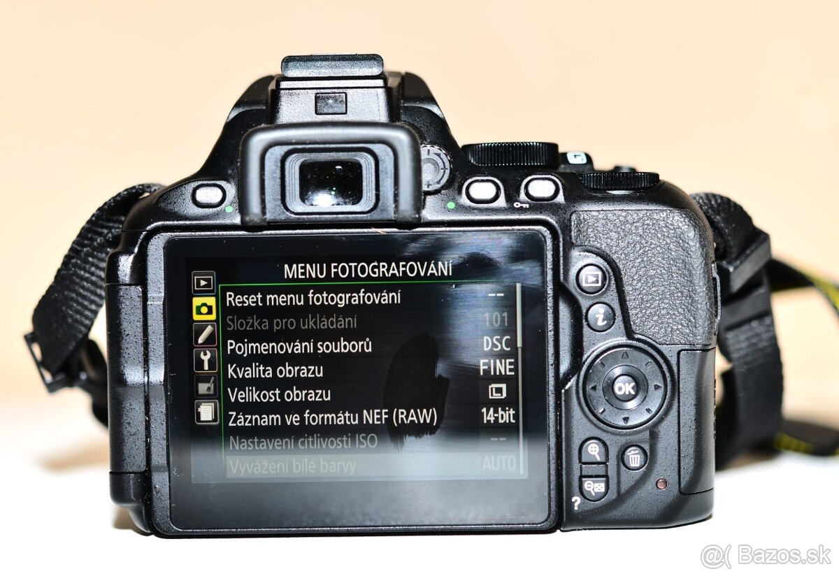 Nikon D5600 + příslušenství - 2