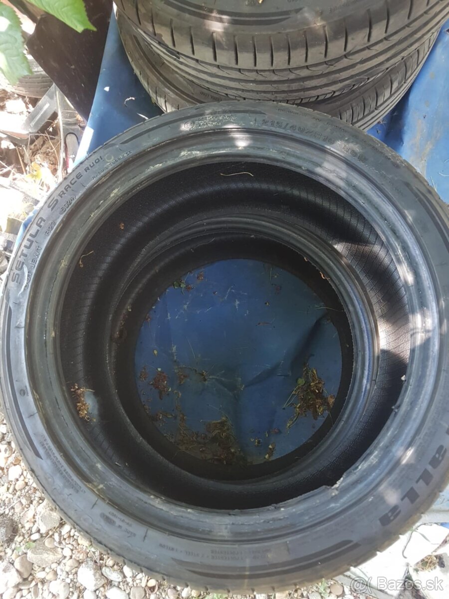 215 40 ZR16 - 2