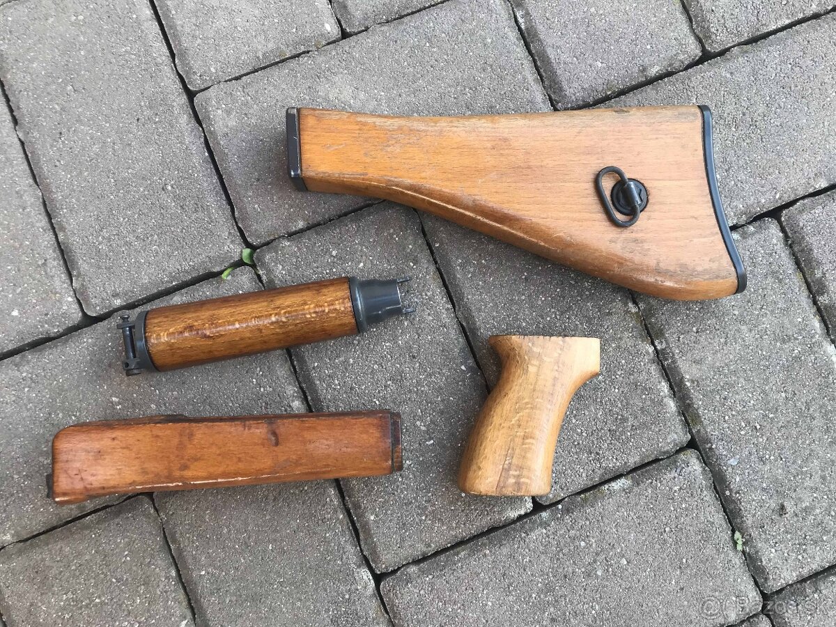 Drevené pažbenie Sa vz.58 - 2