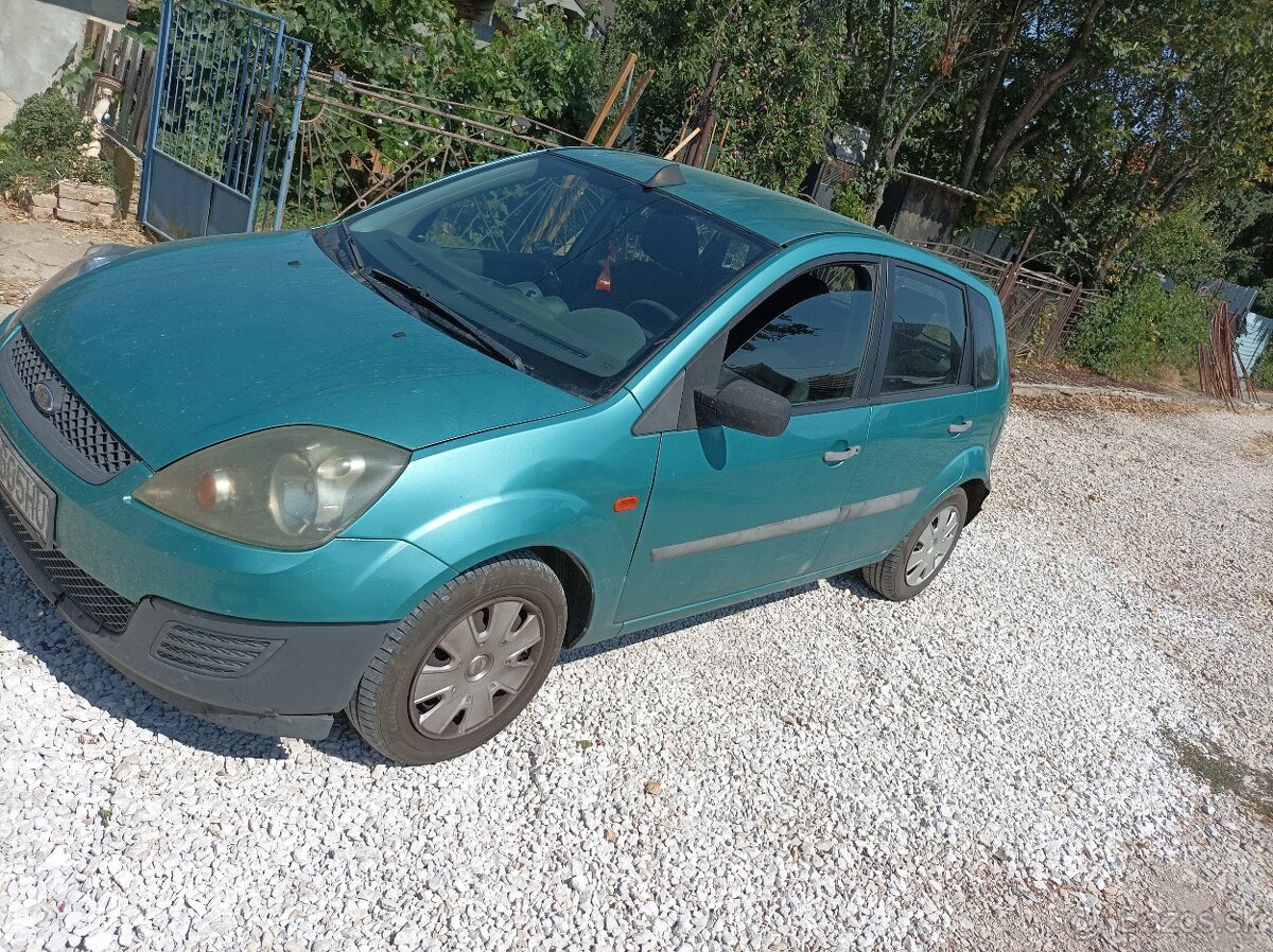 Predám ford fiesta ročník 2006 1:6 tdi - 2