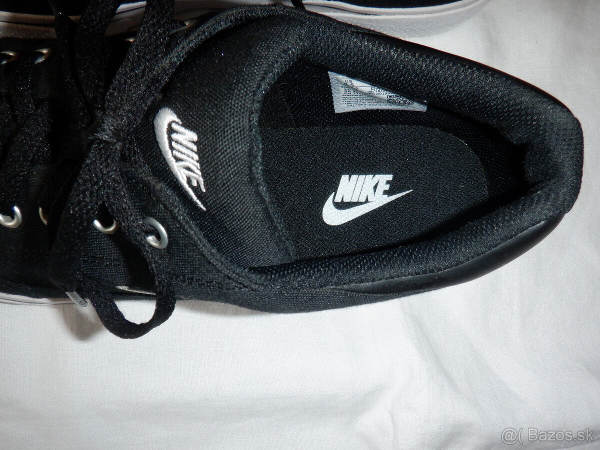 Pekné plátenky Nike - 2