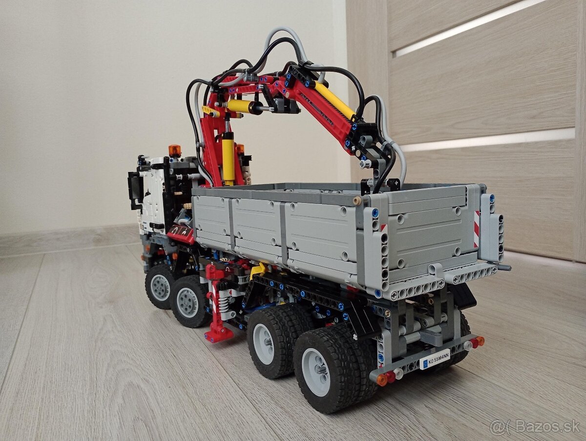 LEGO® Technic 42043 - 2
