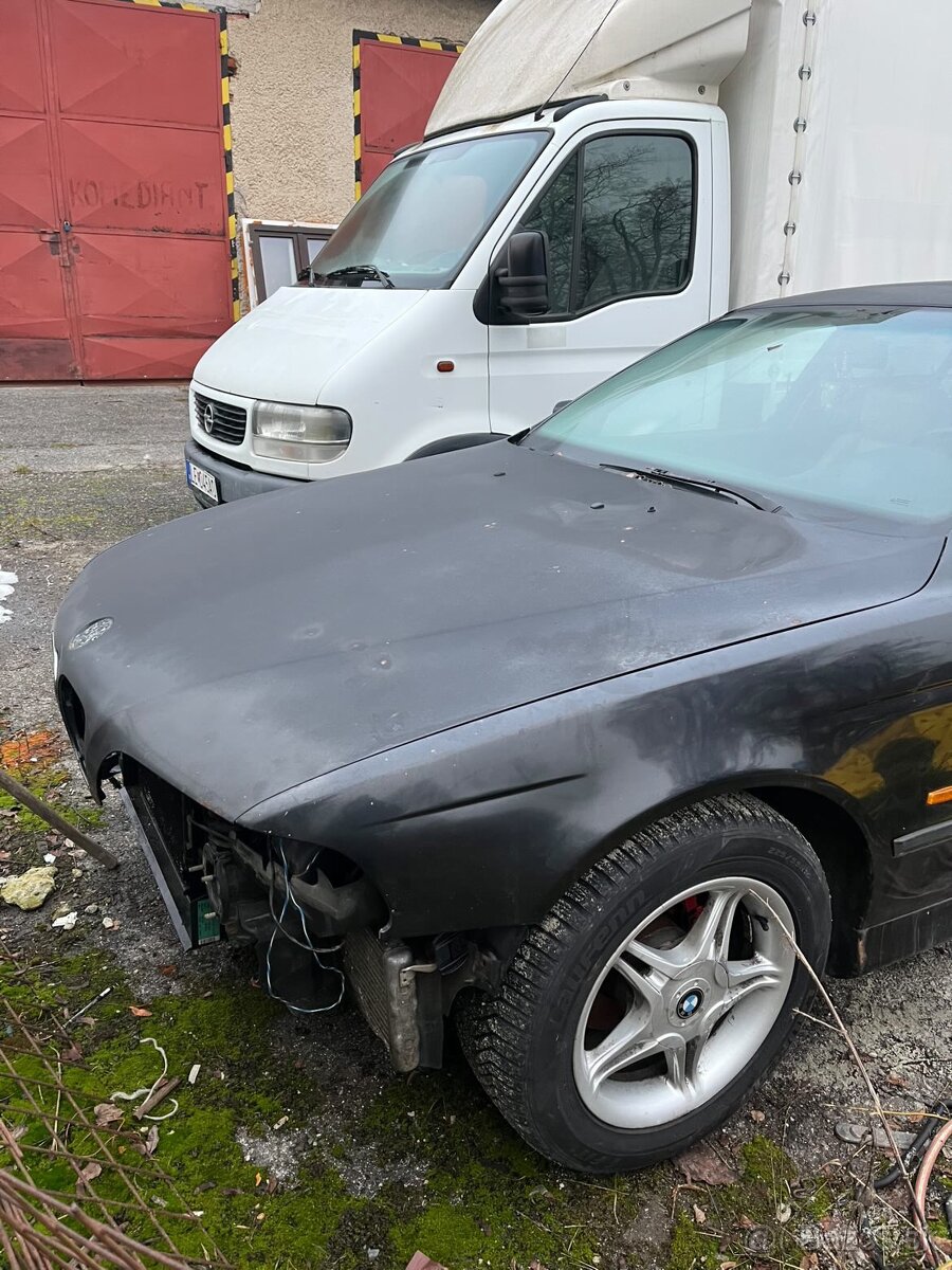 Predam e39 525tds v celku na diely - 2