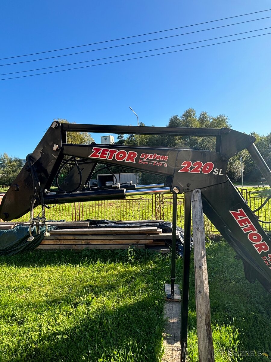 Čelný nakladač Zetor Forterra - 2