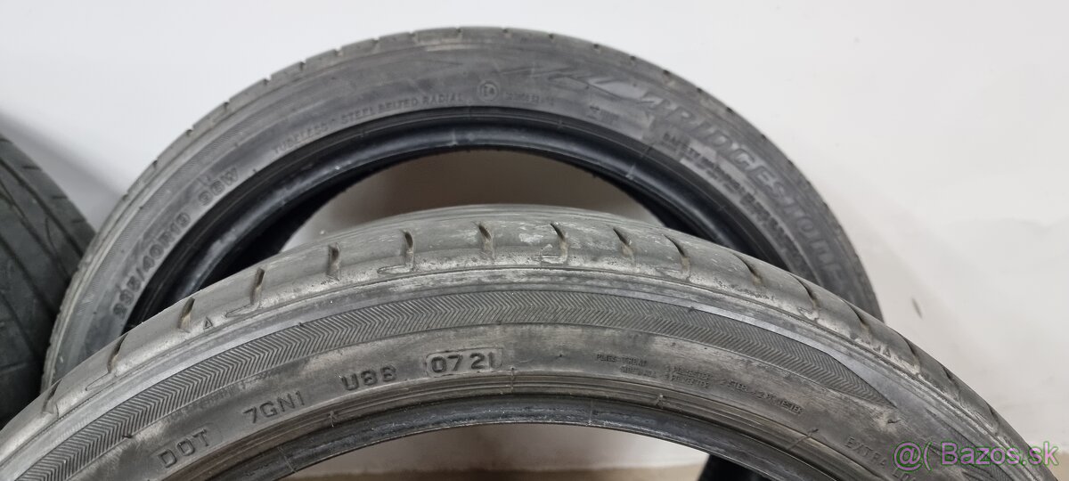 Predám 4xletné pneumatiky Bridgestone 235/40r19 - 2