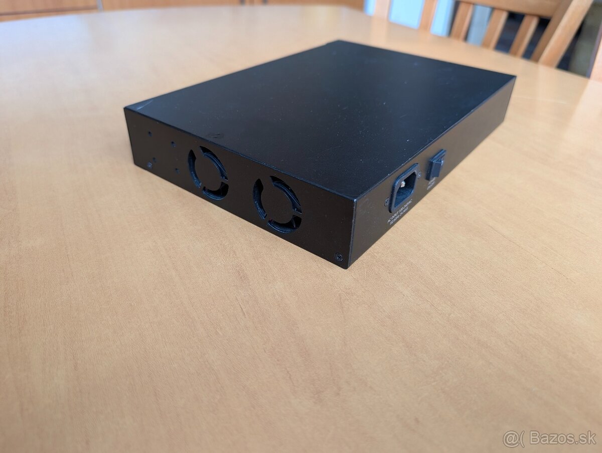 ZyXEL PoE switch 16 port ES1100-16P - 2