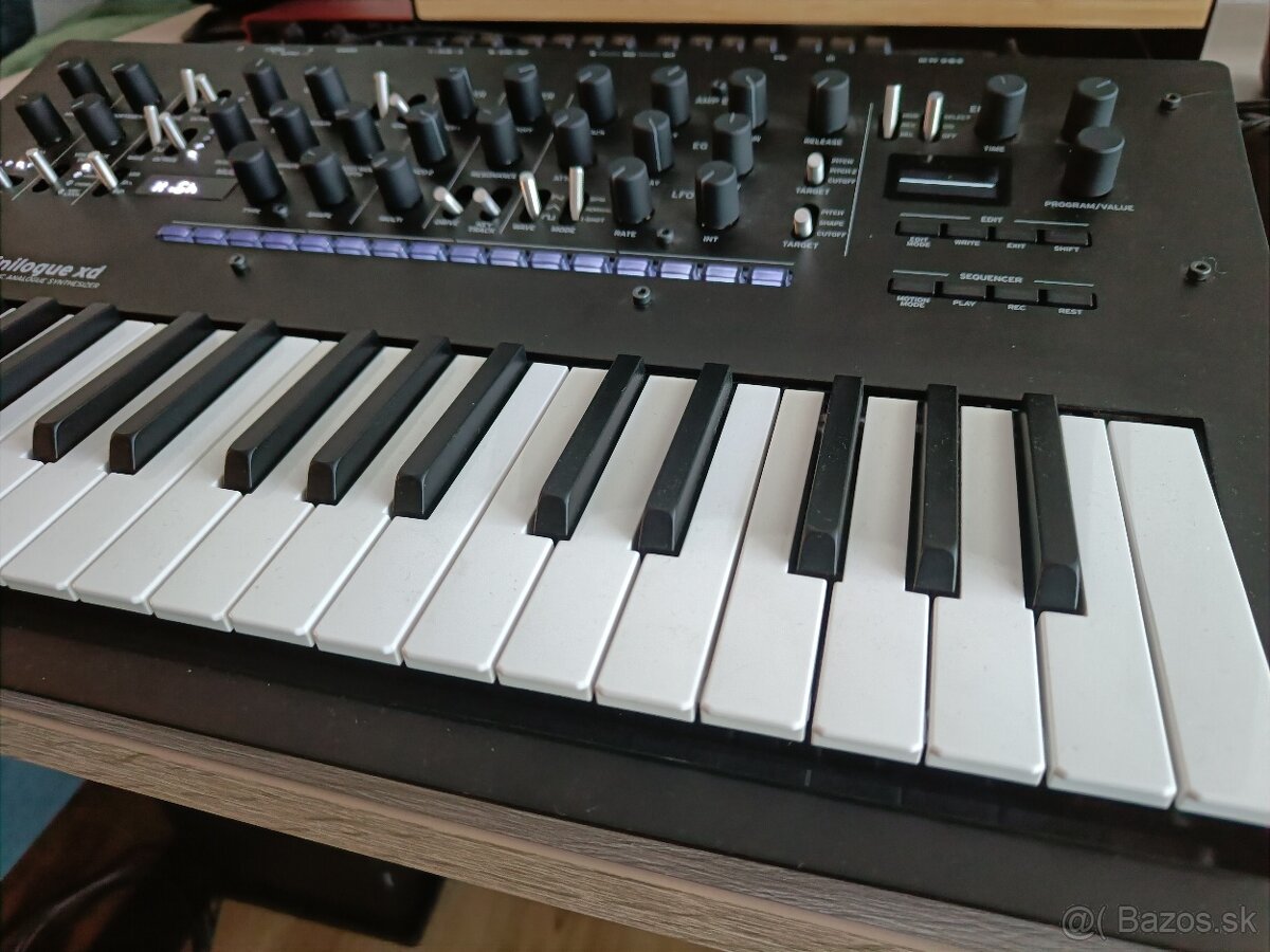 Korg Minilogue xd - 2