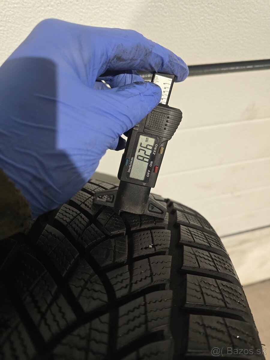 Zimné Pneu GoodYear 215/55 R17 - 2