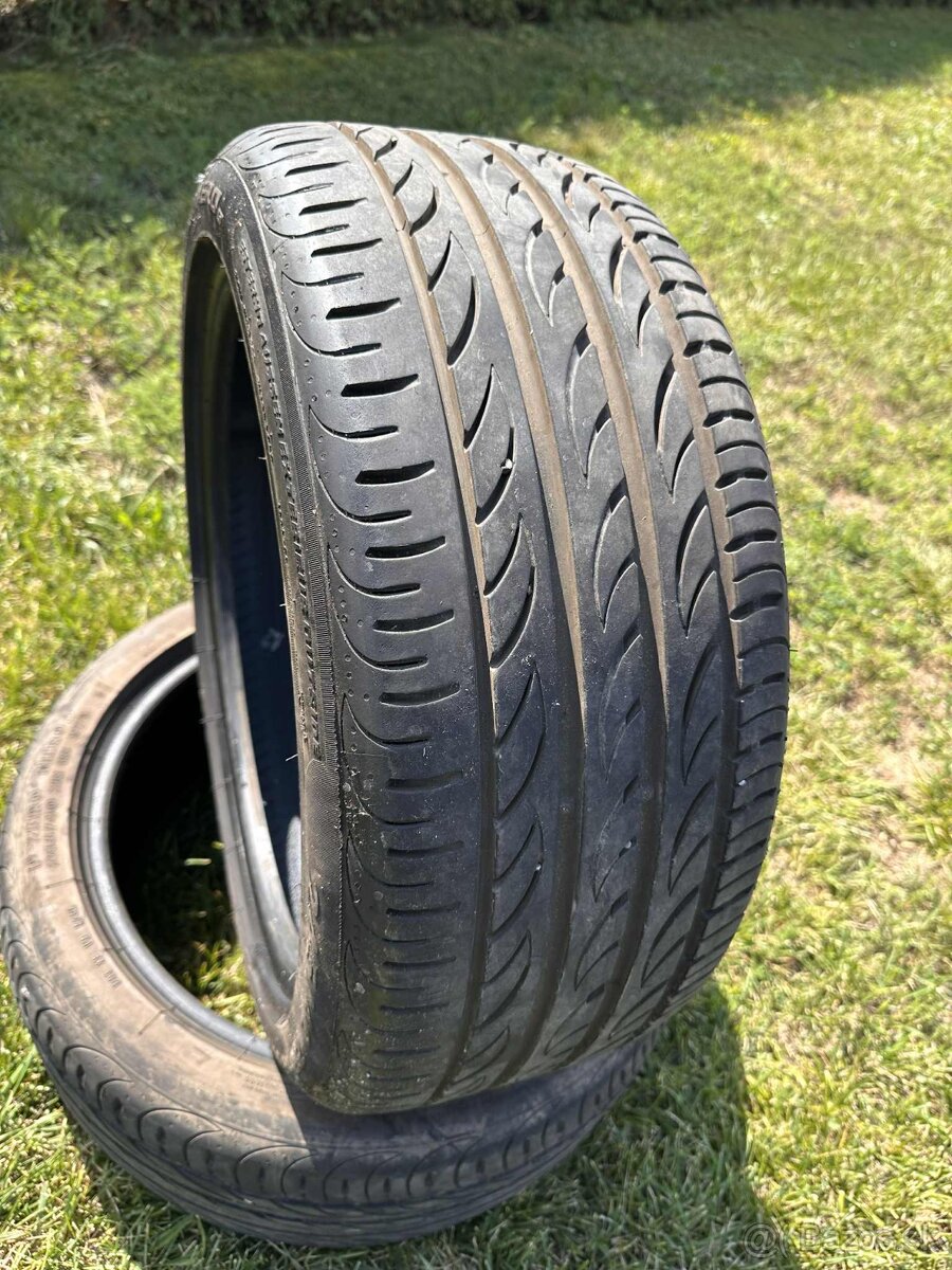 Pirelli Pzero 245/40R18 - 2