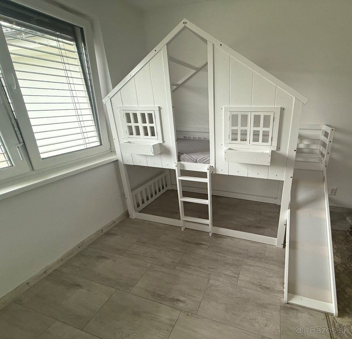 Detska poschodova postel so smykalkou - 2