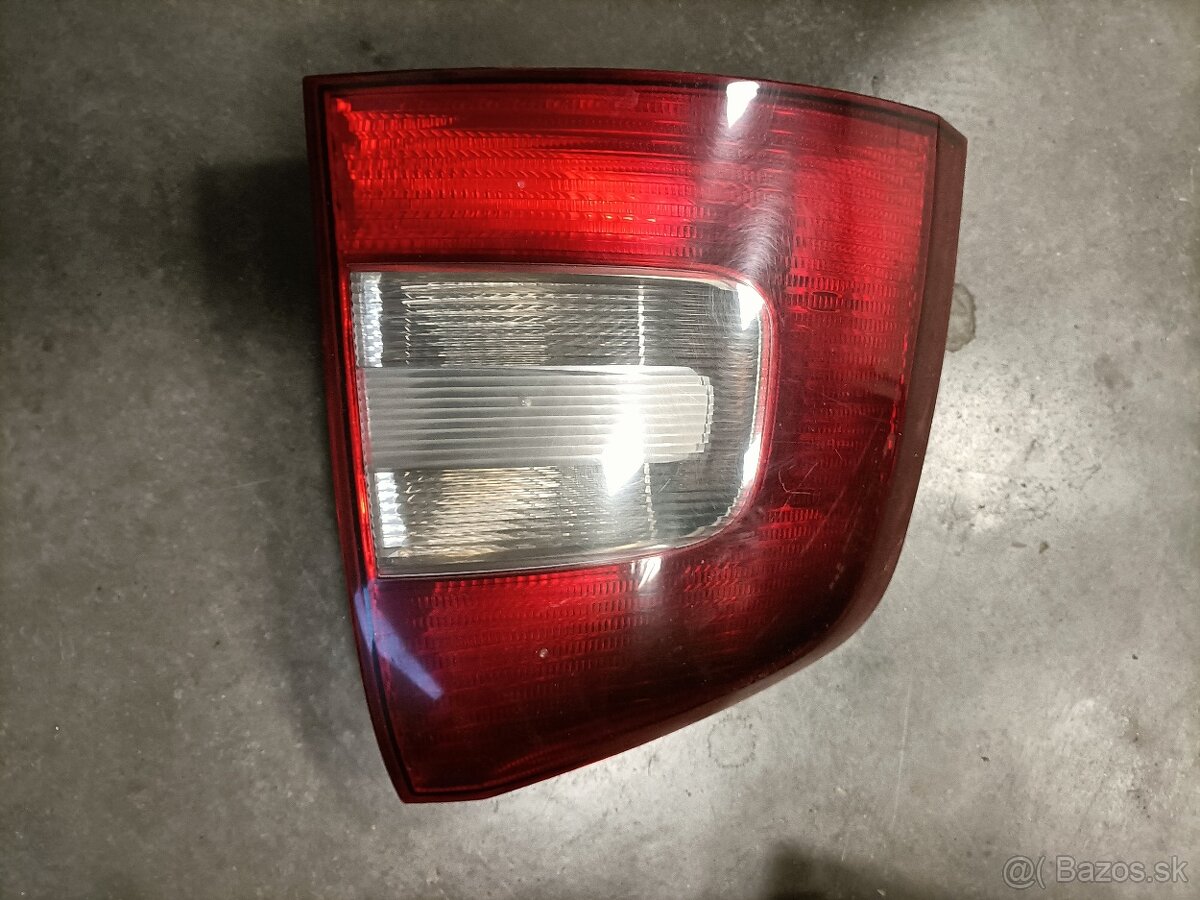 Zadne svetla octavia 2 combi - 2