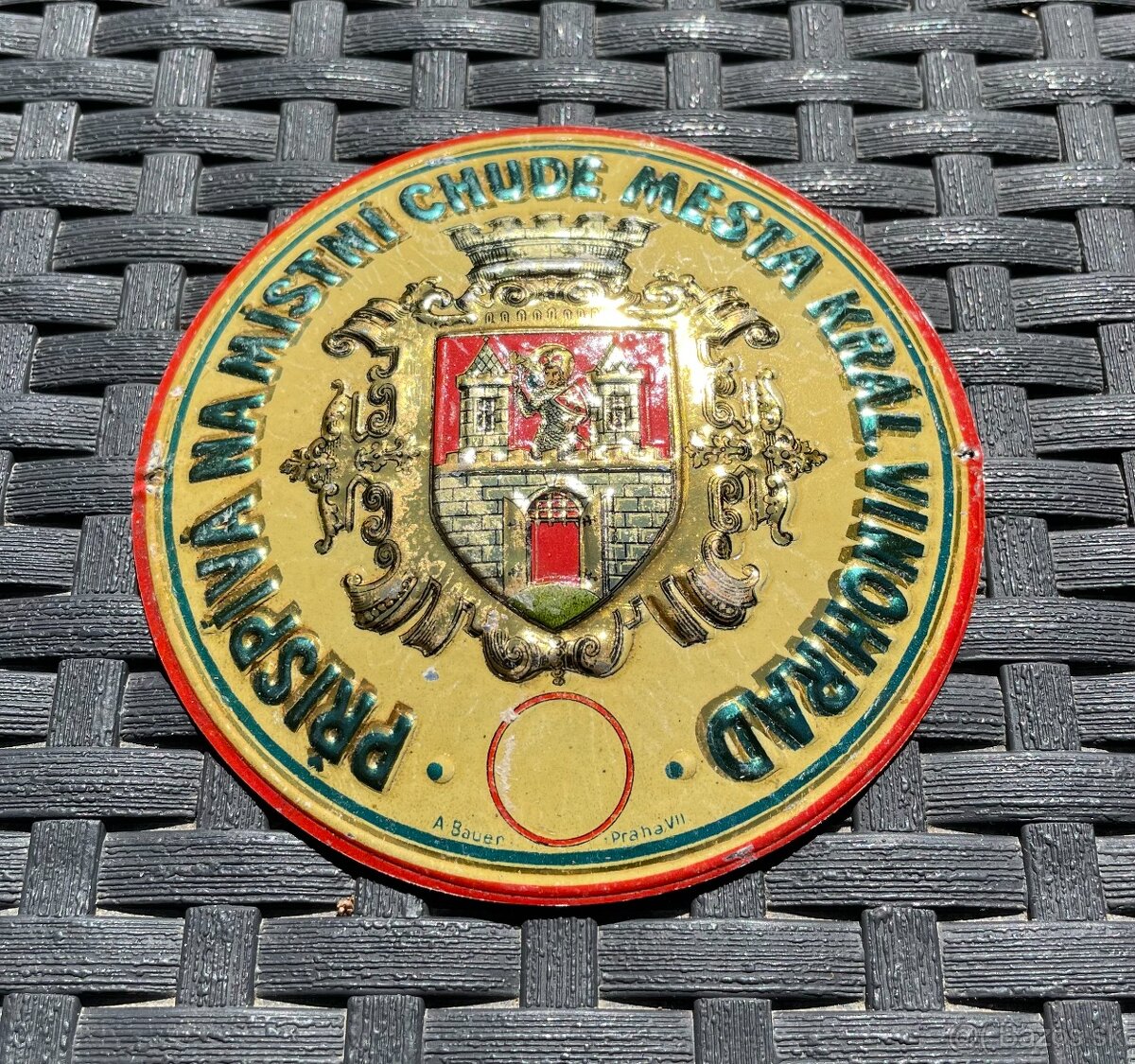 Stará plechová cedule ŽEBRAČENKA přispívá na místní chudé - 2