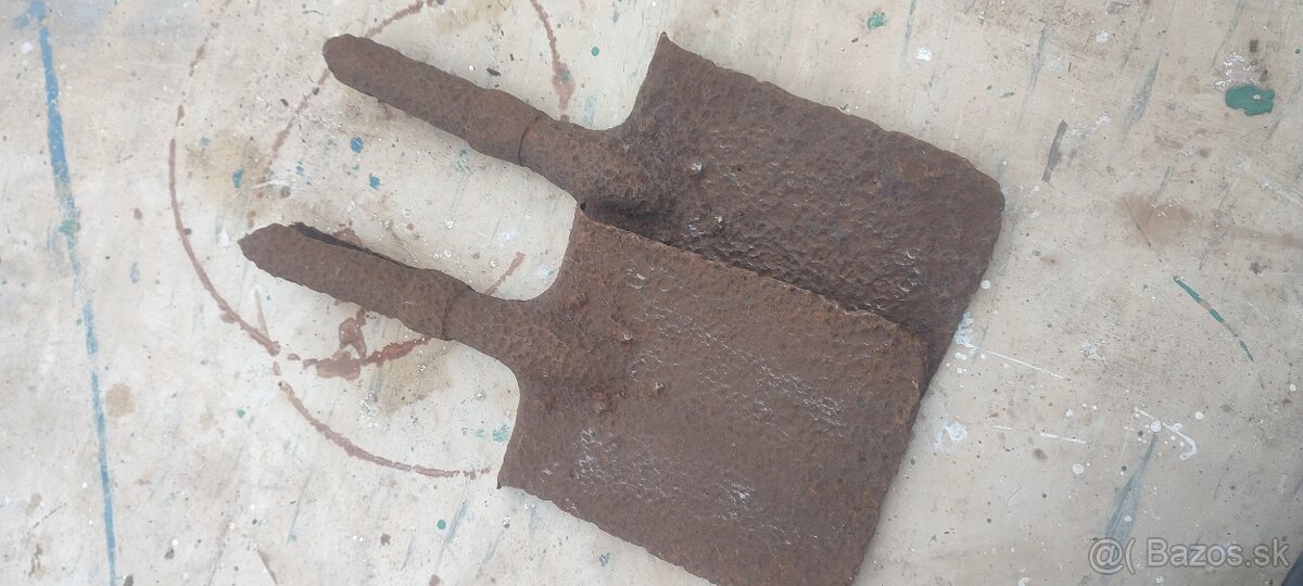 Staré vojenské lopatky - 2