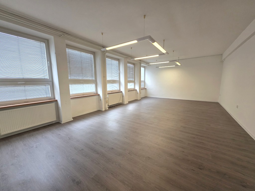 Prenajmeme kancelárie, 174,25 m²,Žilina–Bytčická ul., R2 SK. - 2