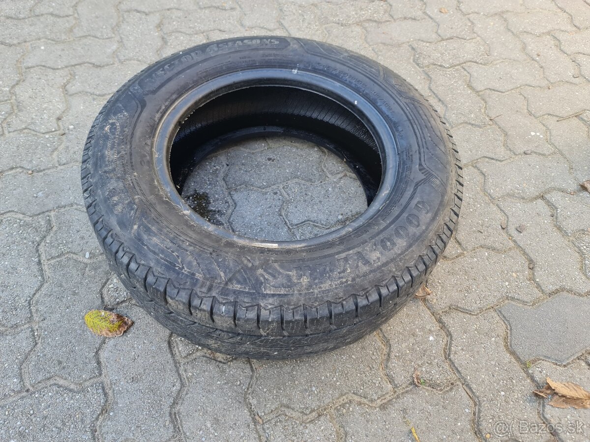 Goodyear Vectora 4 seasons Cargo 215 65R15C 104/102T - 2