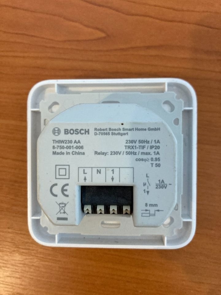 Digitálny inteligentný termostat Bosch Smart Home THIW230 AA - 2
