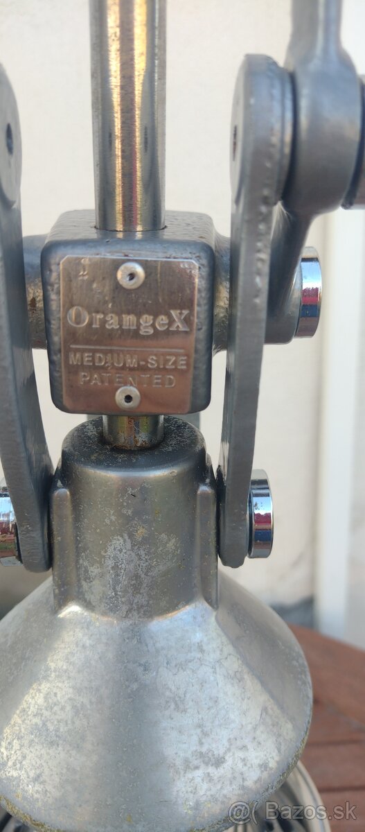 Predám ručný odšťavovač - 2