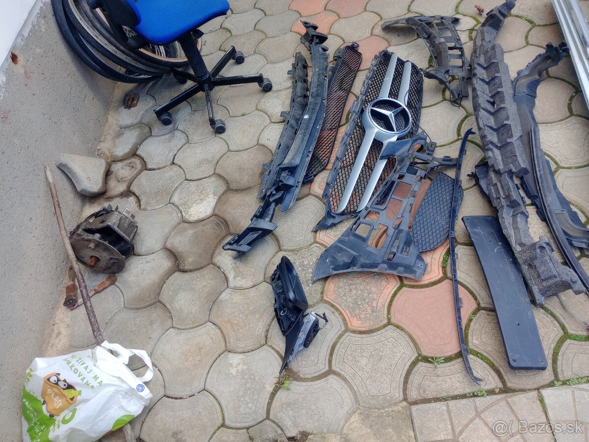 Predam nahradne diely - 2