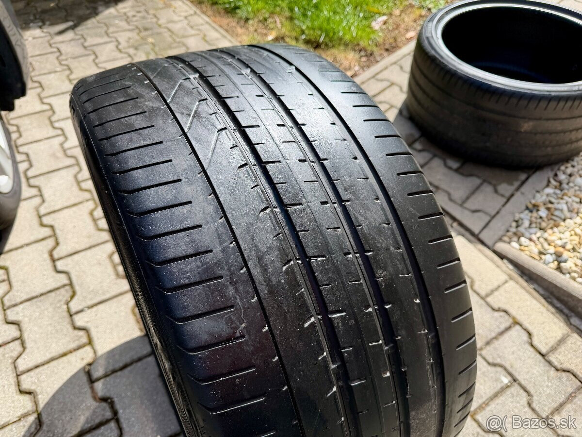 Pirelli 315/30 R22 - 2