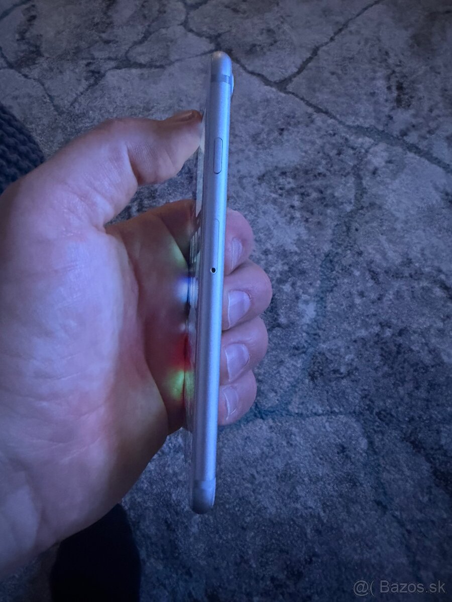 iPhone 7 , 128gb strieborný - 2